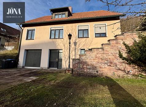 Wohnen im Grünen!
Einfamilienhaus am Fuße der Plassenburg mit Blick über Kulmbach