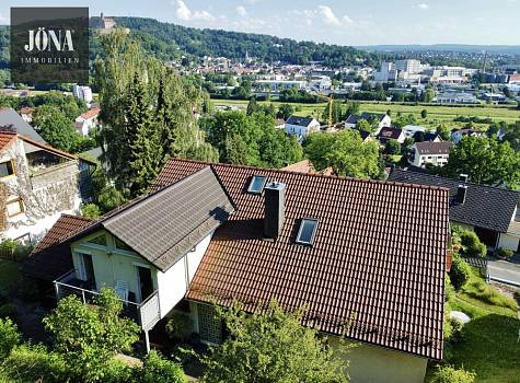 Außergewöhnliche 4-Zimmer-Atelierwohnung mit Galerie, zwei Balkonen und Blick zur Plassenburg