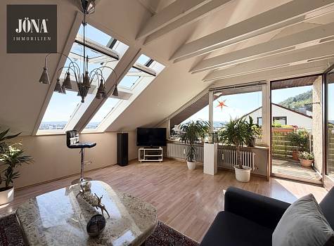 Exklusive Loft-Dachgeschoss-Wohnung mit Penthouse-Charakter