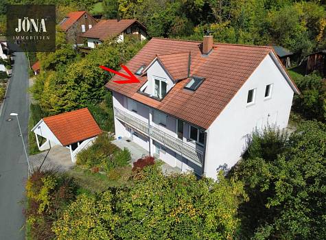 Unverbaubarer Fernblick inklusive!
Großzügige 4-Zimmer-Dachgeschosswohnung in attraktiver Lage nahe Kulmbach